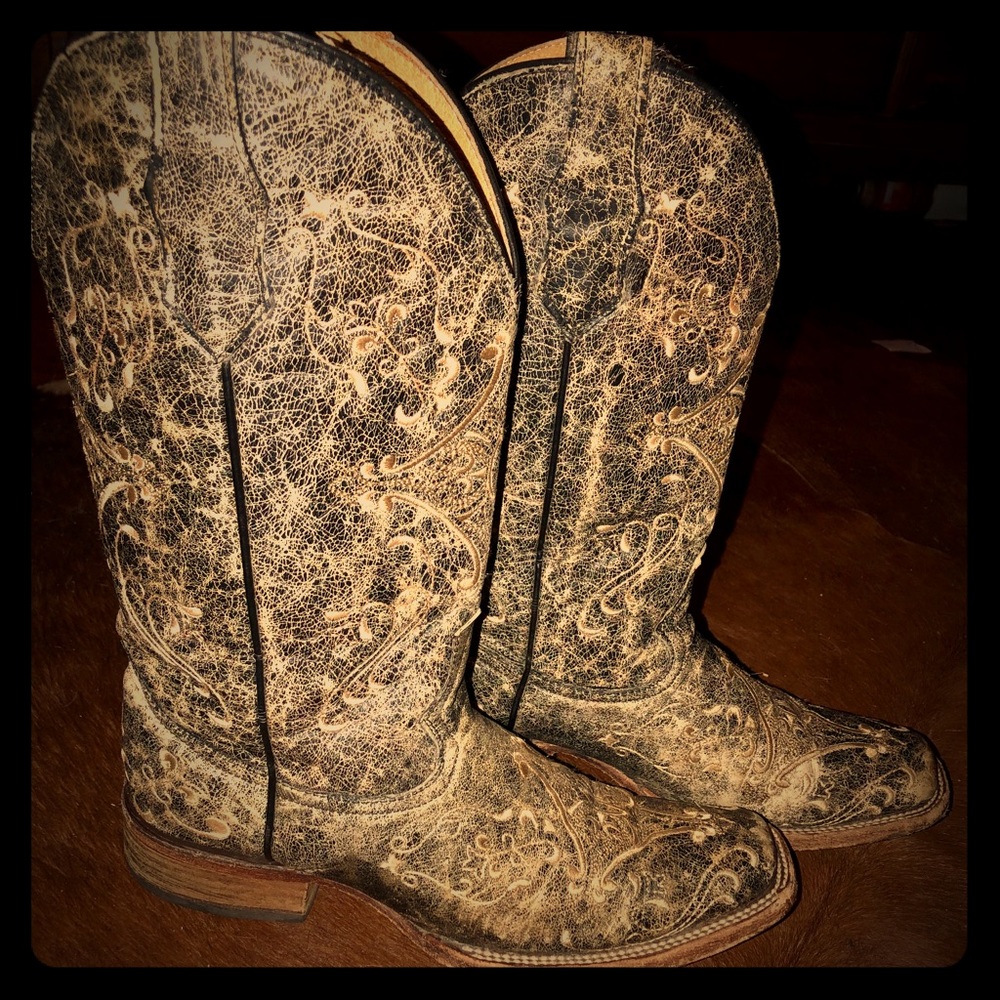 Circle G by Ariat boots. Good condition